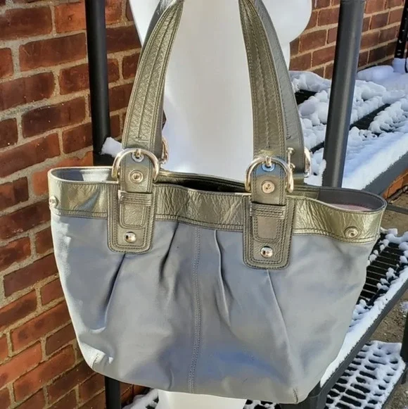 Coach pearl grey tote with patent‎ trim